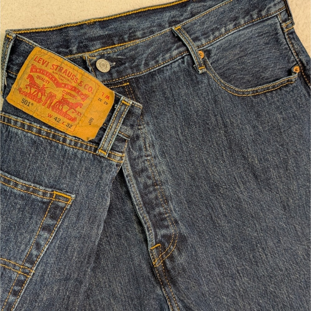 Levis 501 42x32 Straight Fit Button Fly Denim Dark Wash EUC